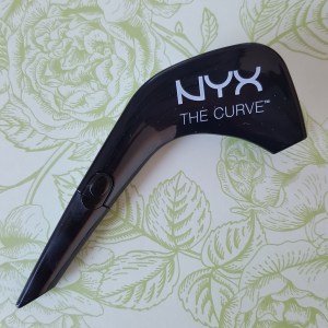 Eyeliner_TheCurve_NYX_bellezzainthecity