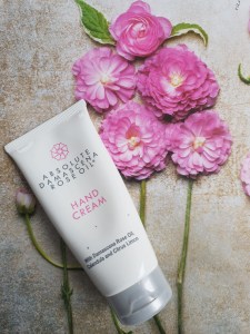 Absolute-Damascena-Rose-Oil-Bellezza-in-the-city